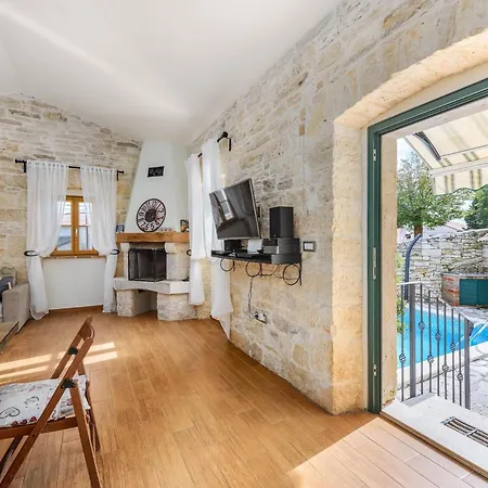 Villa Casa Antignana With View Tinjan